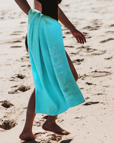 Thongs-Australia-Lifestyle-Pure-Cotton-Beach-Towel-Sky-Blue-Beach-Essentials