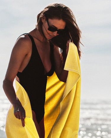Thongs-Australia-Lifestyle-Pure-Cotton-Beach-Towel-Sun-Yellow-Beach-Essentials